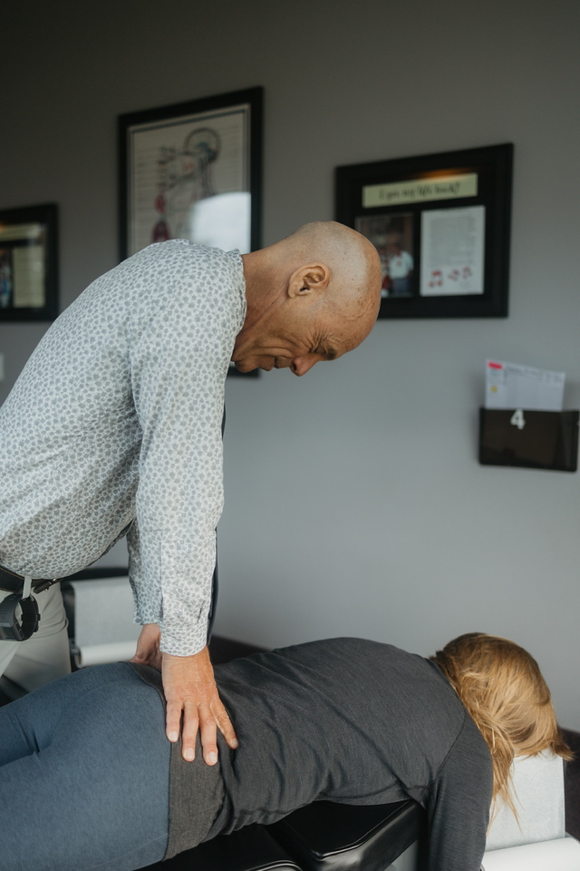 A back adjustment at DeMoss Chiropractic, Newport Beach